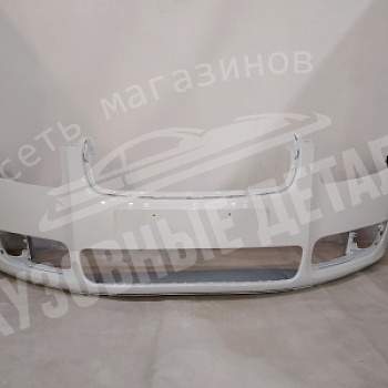 Бампер передний Skoda Fabia (10-15) LB9A, B4B4 Candy White Белый